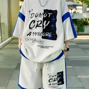 Conjunto de camiseta gráfica y pantalones cortos para hombre